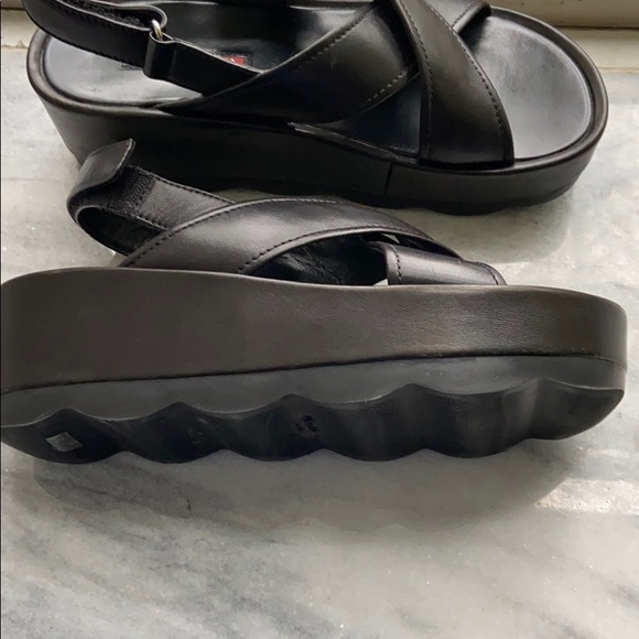 Prada cross cross sandals with wavy sole - Picture 6 of 16